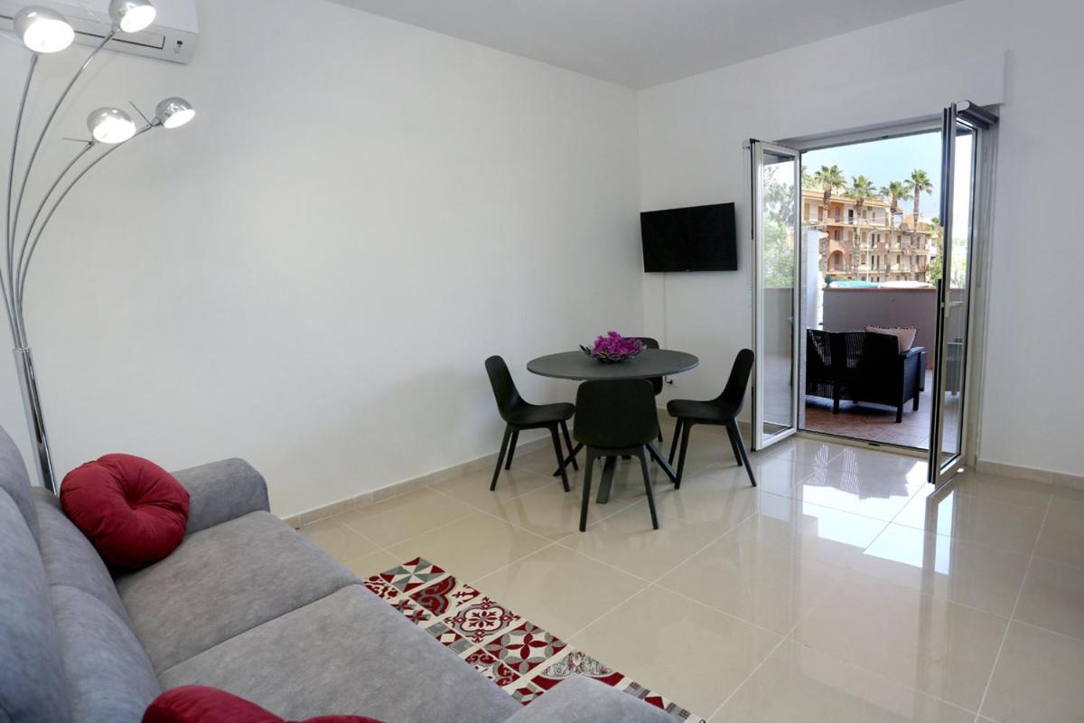 Naxos Sicilian Luxury Apartment Giardini-Naxos Buitenkant foto